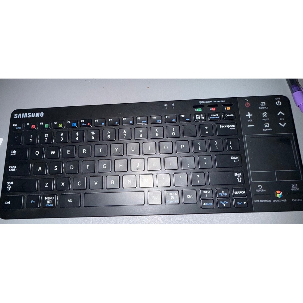 Samsung VG-KBD2000 Smart Wireless Keyboard Bluetooth with Touchpad Black